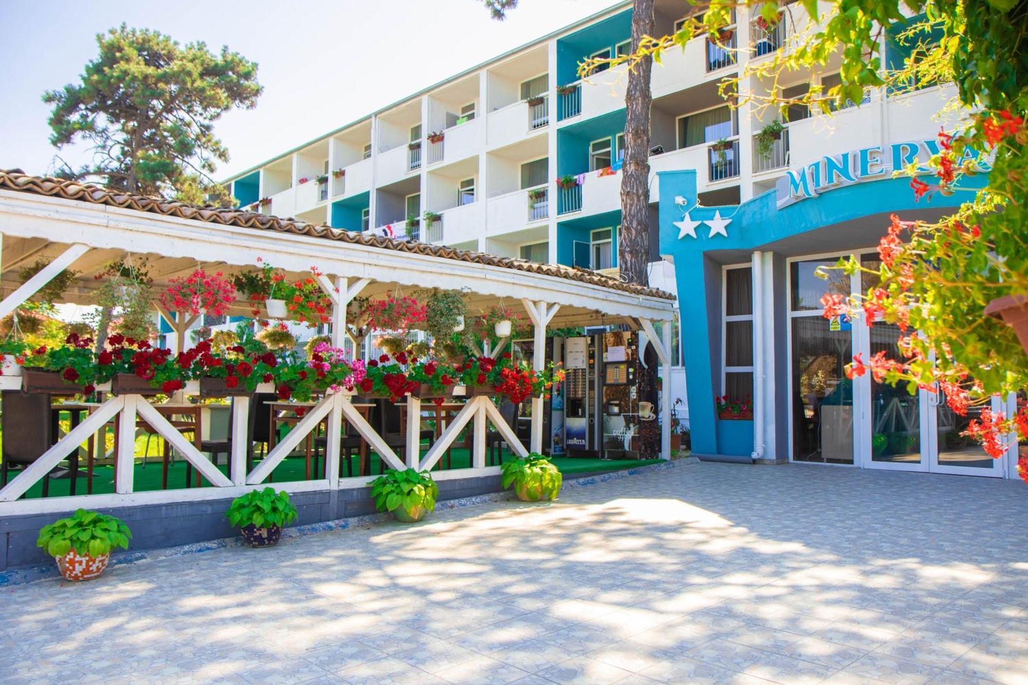 אפורי נורד Hotel Minerva מראה חיצוני תמונה